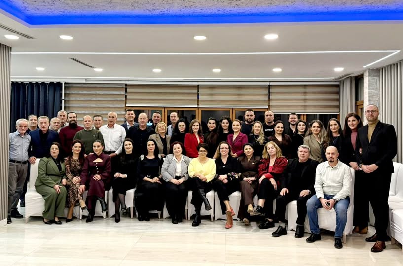 Darka e fundvitit – Kolektivi i shkollës ✨