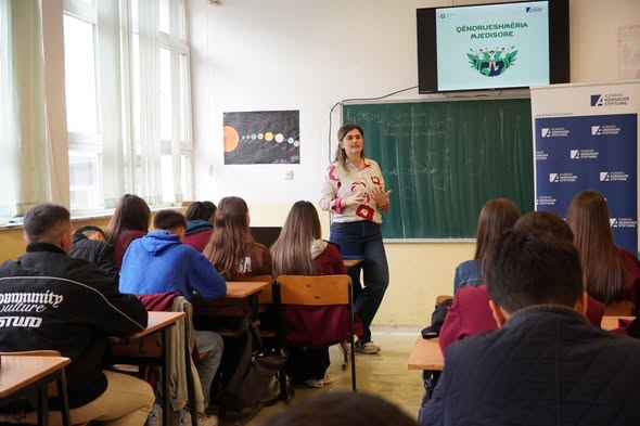 ♻️ Nxënësit e Istogut mësojnë për mjedisin dhe platformën Ndreqe.com